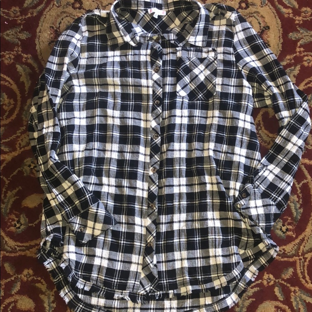 Black/white plaid shirt with fringe